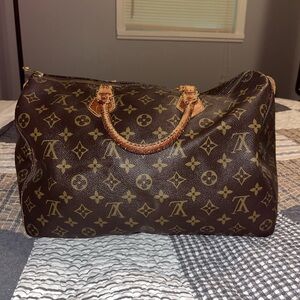 Authentic Vintage 1992 Paris Louis Vuitton Speedy 35